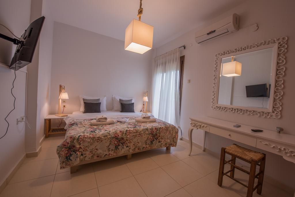 The Beach House - Apartments & Studios (Adults Only) Afytos Eksteriør billede